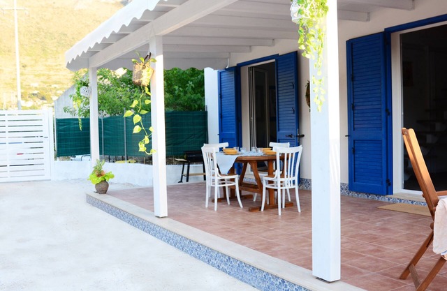 Violisacharme cottage surrounded by greenery - CIR 19081005C212498