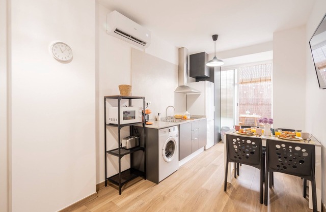 VisitVal flats. Apartamento 2 by Host Valencia