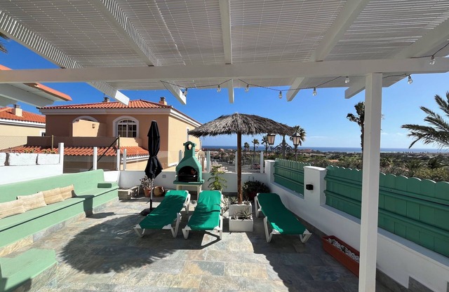 VISTALEGRE house with jacuzzi, the best views of the sea and golf course.