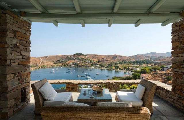Vourkari BayHouse
