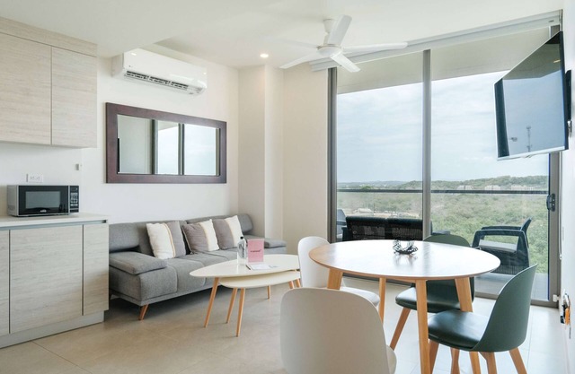 w* | Amazing 2BR w/ Balcony in Manzanillo Beach