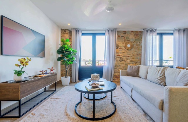 w* | Compacted1BR w/ Balcony in Casco Viejo