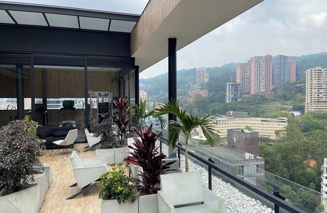 w* | Relaxing 1BR w/Pool in Iconic Energy Building