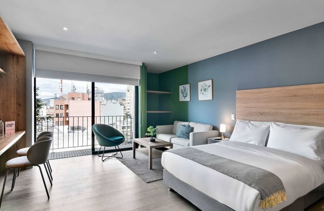 w* | Radiant Loft w/ Balcony in El Nogal