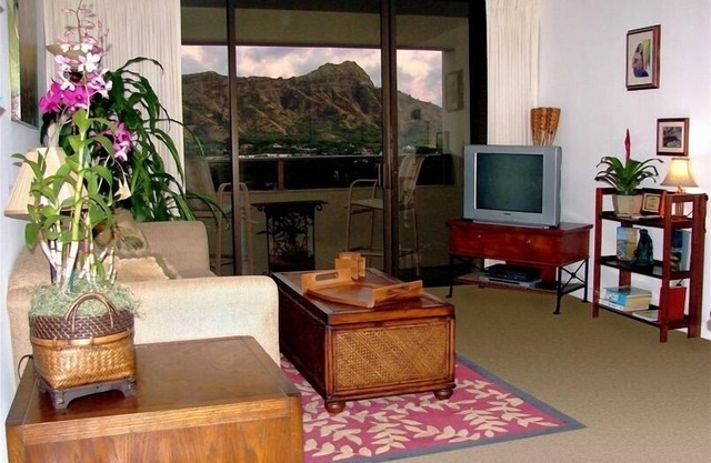 Waikiki Sunset 2BR - DIRECTO Diamond Head View!
