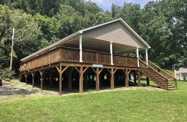 Wake and Lake--Waterfront home at the headwaters of Claytor Lake