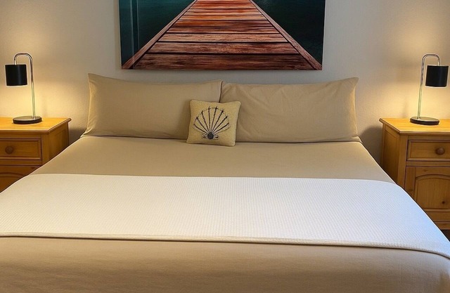 Wake up in paradise at Plantation Hale A8