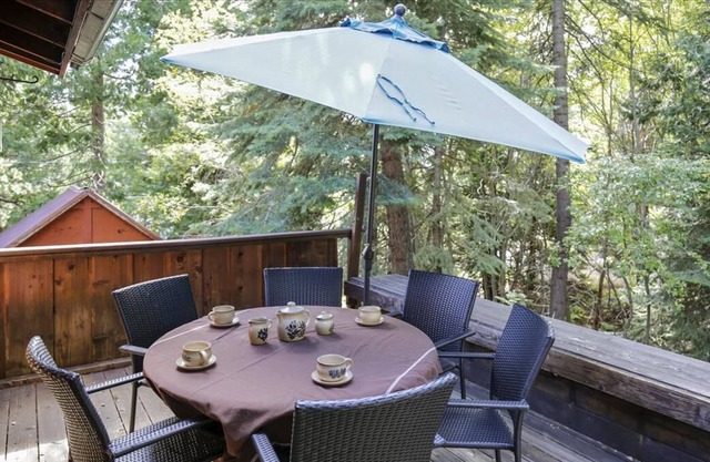 Fairway Cottage-Private Hot Tub, Apto para perros, camine hacia la ciudad, ubicación ideal, actividades durante todo el año