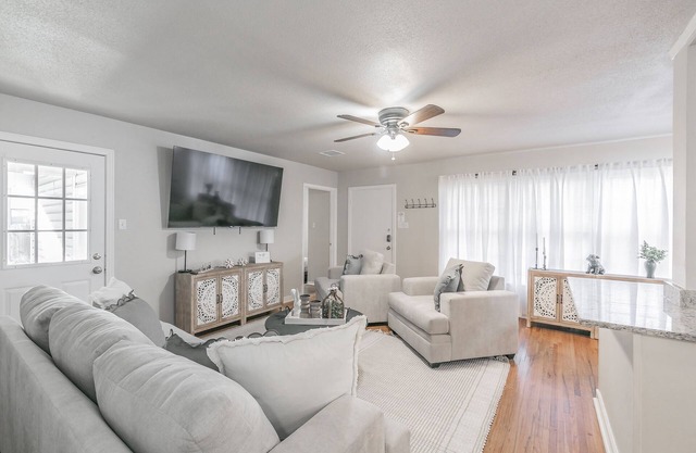 Walk To Dickies Arena & Will Rogers! Close to TCU & Dtwn Ft. Worth. 2 King Beds