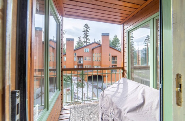 Walk to Ski, Modern, Rustic Mammoth Condo w/ Mountain Views & Spa - #490