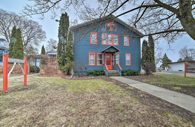 One-of-a-Kind Rustic Retreat in Dtwn Sturgeon Bay!