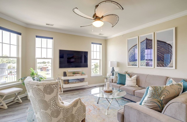 Walkable Condo w/ Drawbridge Views in Cambridge
