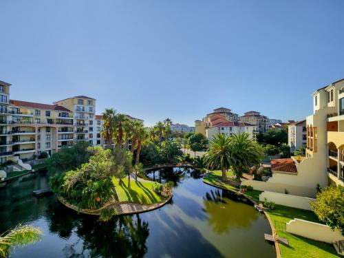 Walkable, pools, park and great for families