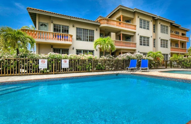 Walking distance to Beach from Flip Flop Condo-Sleeps 6