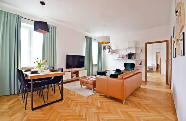 Warsaw City View Apartment - 63m2, Top Location, Workspace - by Rentujemy
