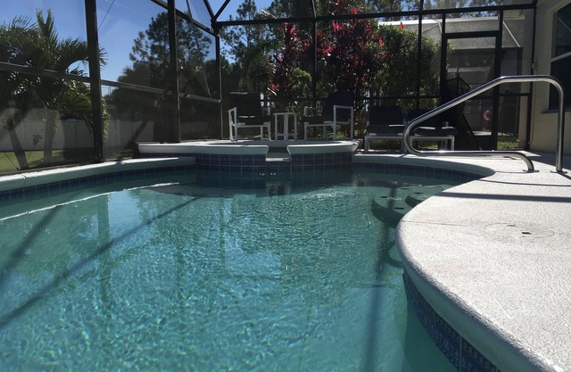 Vista del agua - Piscina y spa - 3. 5 millas de Disney - WiFi - TV / Netflix - Wii - Barbacoa