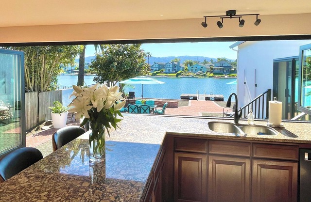 Waterfront 4 bd 3ba Home. Close to SF, wine country & race track. Pet Friendly!