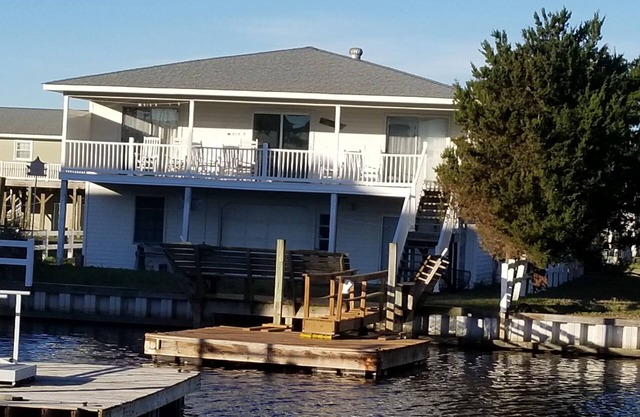 Waterfront Beach Cottage en la hermosa playa de Holden