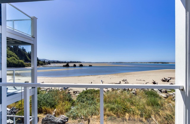 Condominio en la esquina frente al mar con vista al mar - cerca de la playa, la bahía y las atracciones