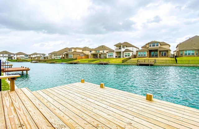 Waterfront Estate-Family Getaway/Luxurious Living