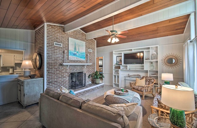 ¡NUEVO! Waterfront Foley Area Home - ¡15 millas al golfo!