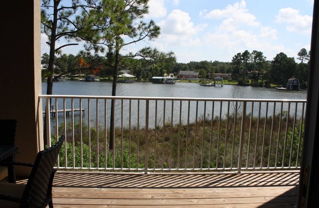 Waterfront Condo, pacífico y tranquilo, Snowbirds dan la bienvenida en marzo y abril!