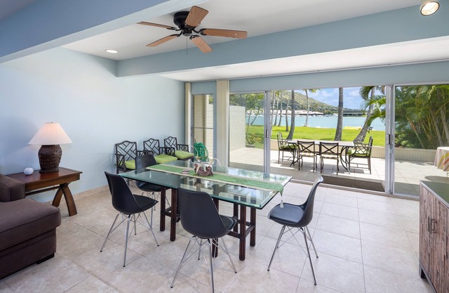 Waterfront Home near Beach. Peaceful Community w/ Swimming Pool and Boat Dock