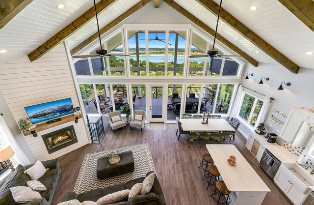 WATERFRONT Lake House ~ Rent our boat at the marina!