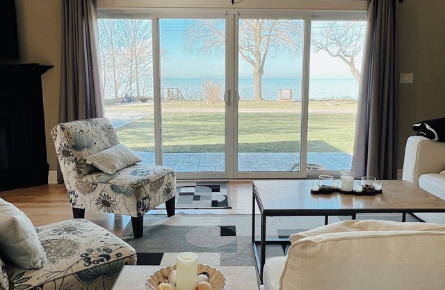 Waterfront, Lake Huron, Sunset, Grand Bend, Golf, Dining, Theatre,