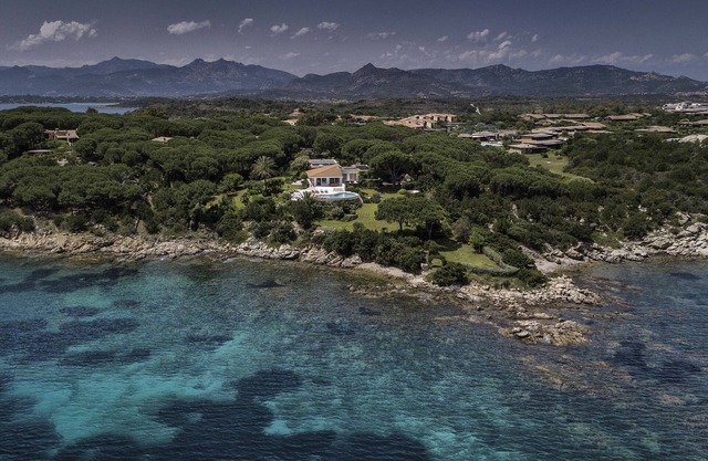Propiedad frente al mar en finca privada con vistas al mar y acceso directo a la playa