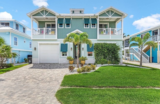 Waterfront Paradise in Matlacha – 2BR/2.5BA | Adults Only