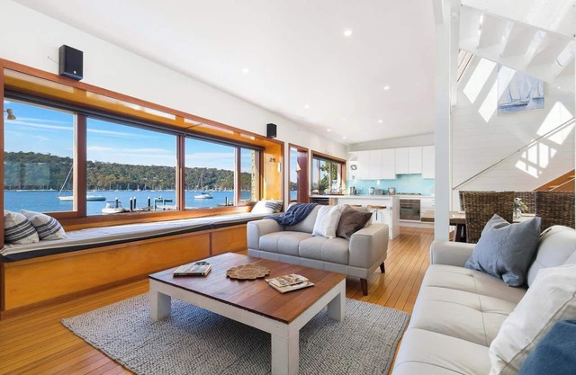 No.1 Scotland Island Retreat|Private Waterfront