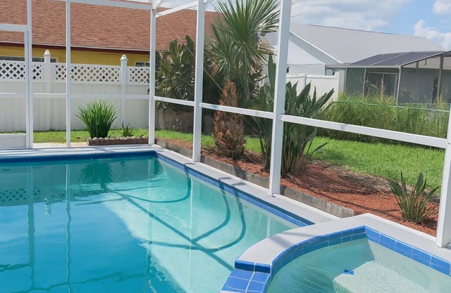 WaterView 4 miles to Disney 3Br 2Ba Pool Home