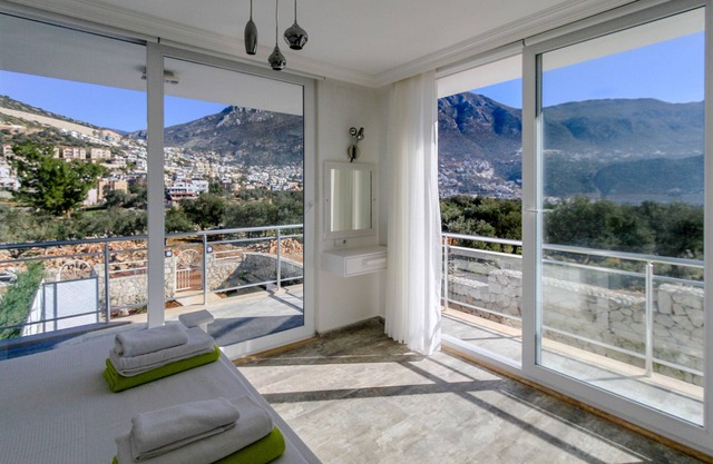 Apartamento dúplex de lujo contemporáneo con gran piscina privada en Kalkan