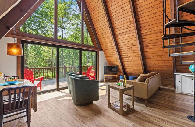 Welcome to 26 Horn Road – Your Seaside Retreat in York Beach!