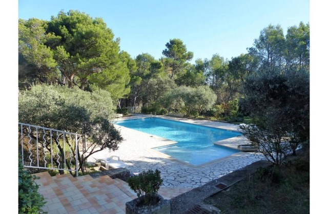 WELCOME TO OUR 300M2 STUNNING STONE HOUSE IN THE SCENTS OF PROVENCE