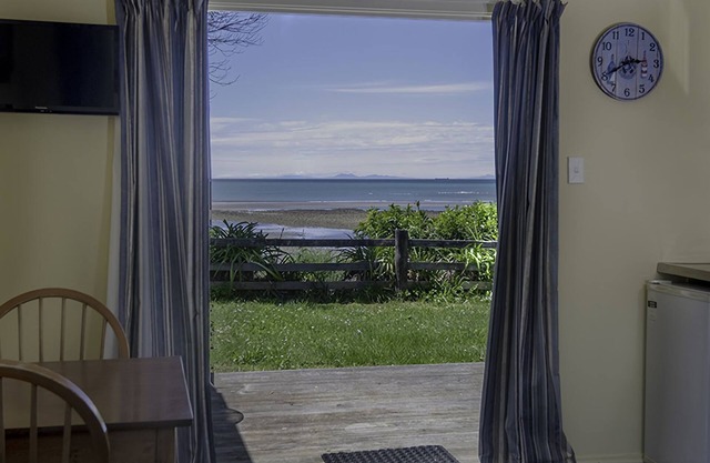 Welcome to Helme Holiday Middle Bach, your secluded kiwi sanctuary