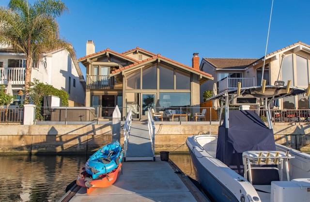 Welcome to Paradise on the Water