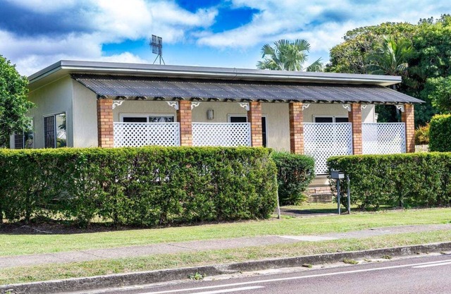 Welcome to "The Lazy Pelican"