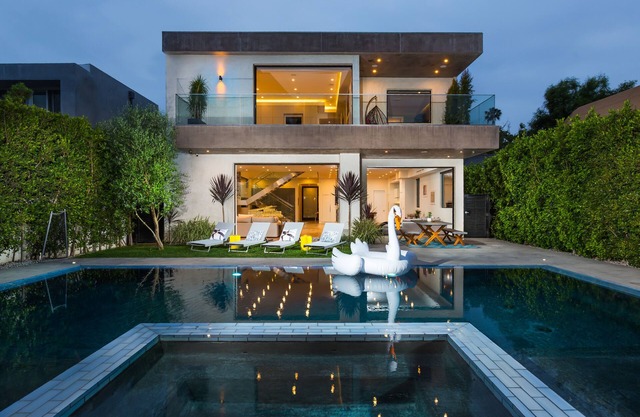 Bienvenido a este increíble complejo moderno y elegante que se siente como en casa a poca distancia de Melros