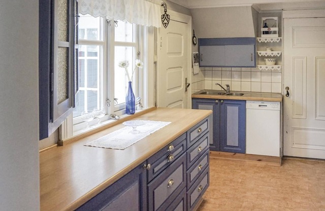Alojamiento de 2 habitaciones en Hidrasund