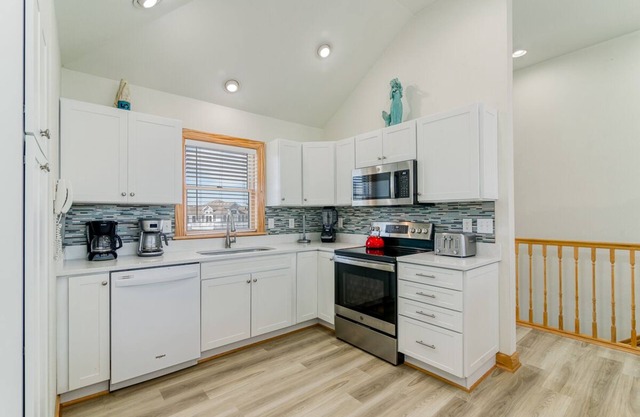 Well-appointed Corolla NC vacation home with short walk to the beach!