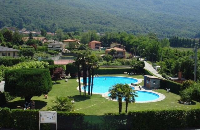 Buen mantenimiento de 3 dormitorios terraza con una vista fantástica del lago