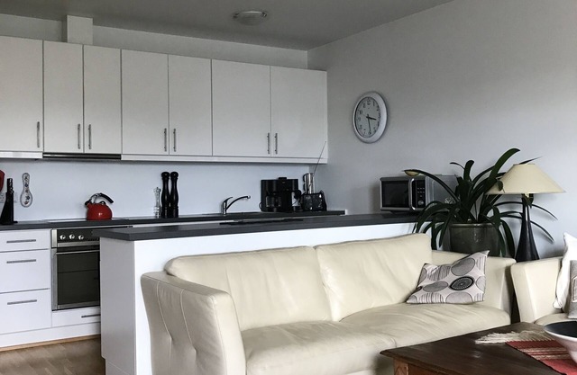Bien organizado apartamento, ubicación perfecta cerca del puerto.