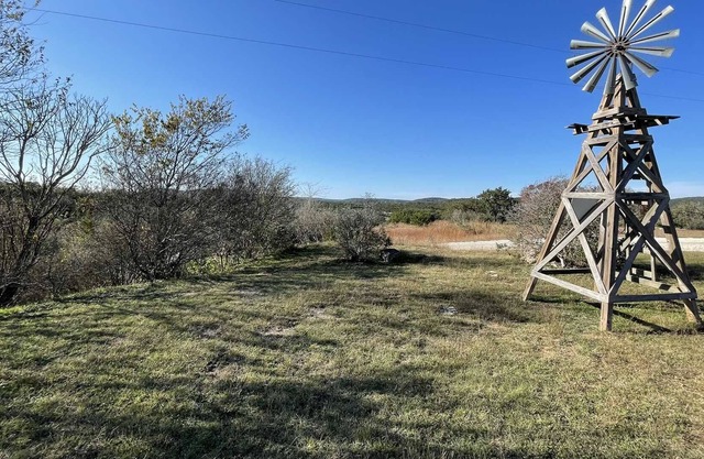 West 1077 Guest Ranch - Hackberry Room 8