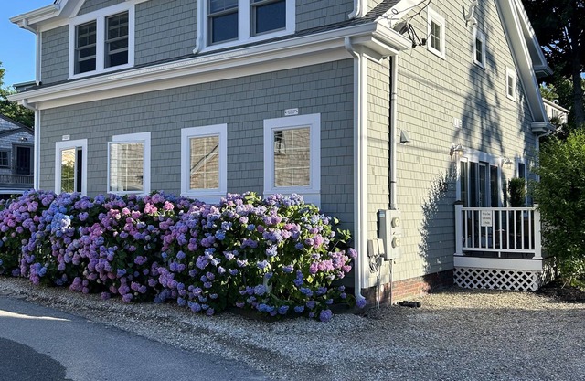 West End Modern Townhouse, estacionamiento, a pie de la playa Mussel, Boatslip & Liz's Cafe