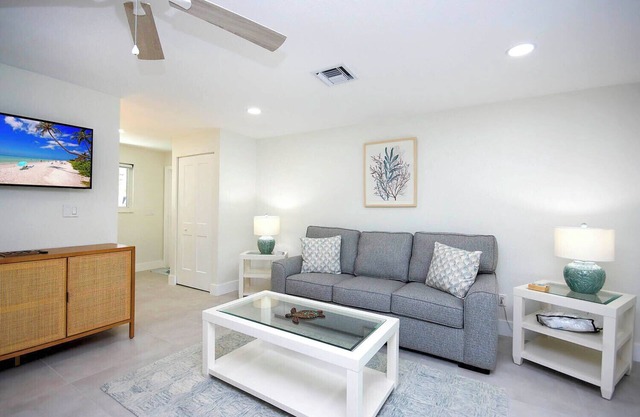West End Paradise Unit 1 Turtle 2 - One bedroom suite w/water views