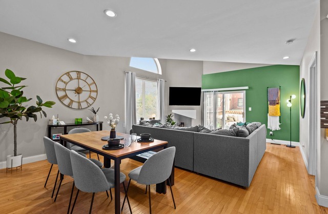 Nuevo Townhome 2 de 2 cerca del Hospital Judío Barnes | JZ Alquileres vacacionales