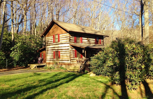 Cabin Fever West Jefferson / Boone - IMPUESTOS, WIFI Y MANTELERIAS TODO INCLUIDO!