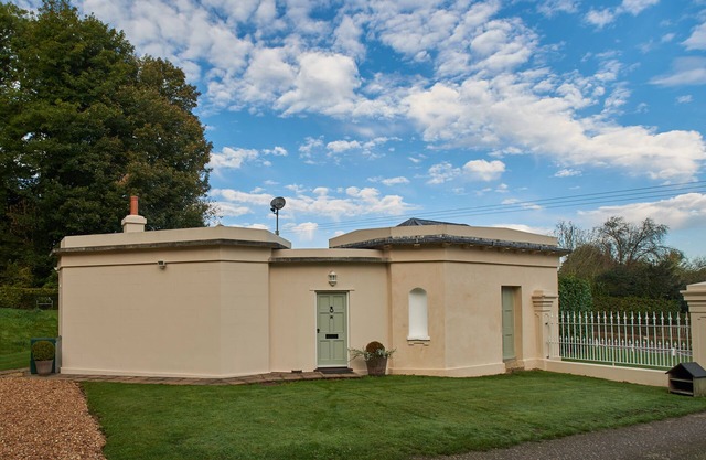 WEST LODGE, admite mascotas, con fuego abierto en Fordingbridge, Ref 988967